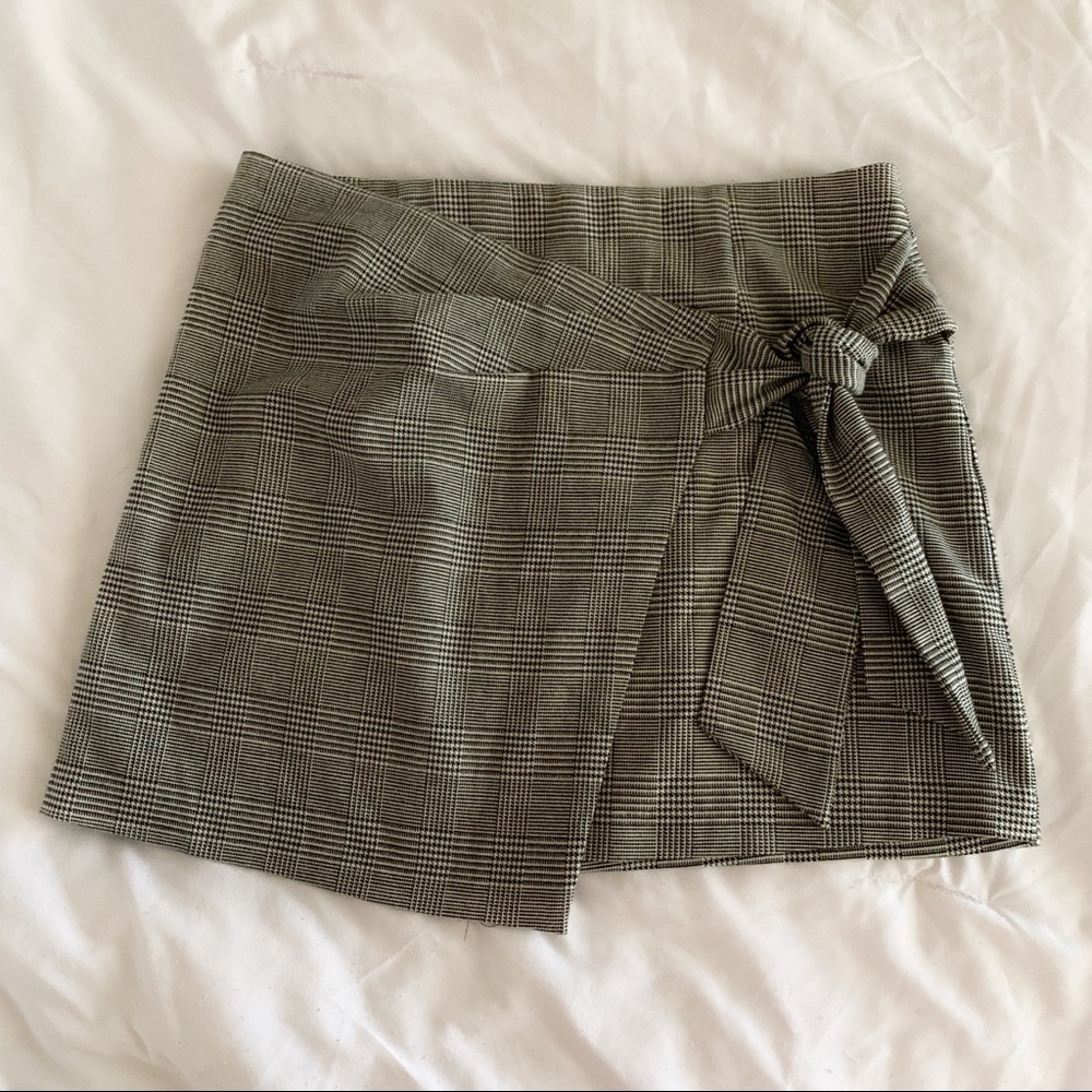 F21 Glen Plaid Tie Front Mini Skirt